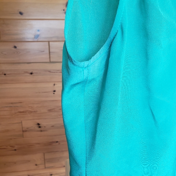 Banana Republic 100% Silk Sleeveless button up XS - Picture 12 of 15